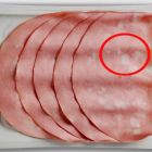 ¿Qué son las manchitas blancas que le salen al jamón? 