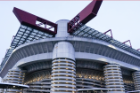 El estadio de San Siro es el más emblemático del futbol italiano; será demolido para construir uno nuevo donde jueguen el Inter y el Milán de la Serie A.