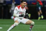 Raúl Rangel celebra el triunfo de Chivas tras vencer 1-0 al América en el Estadio Akron, donde se impuso en el duelo directo frente a Luis Ángel Malagón, en plena carrera por un lugar en la convocatoria del Mundial.