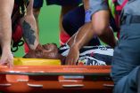 Anthony Martial dio muestras de dolor tras caer al césped.