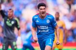 Nicolás Ibáñez grita con todo el furor su gol con Cruz Azul ante Tigres.