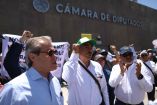 Pensionados de CFE protestan en la Cámara de Diputados