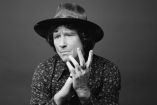 Enrique Bunbury platicó con Excélsior de su nuevo disco.