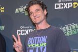 El actor Pedro Pascal durante el photocall de la película de Disney "The Mandalorian and Grogu", como parte de las actividades de la CCXPMX en su tercer día. FOTO: EDGAR NEGRETE LIRA/CUARTOSCURO.COM