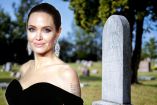 Detrás del glamour de Hollywood y su trabajo humanitario, Angelina Jolie esconde un pasado bastante gótico