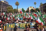 El movimiento neofascista Casapound respaldó las consignas antiinmigración difundidas en la manifestación.