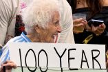 Granny Smith es la fan de Messi que lo fue a alentar a sus 100 años