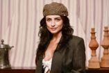 Aislinn Derbez continúa dando de qué hablar en redes sociales.