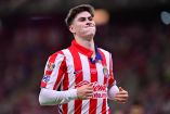 La Hormiga González salió enojado y pateó una botella tras irse del Puebla vs Chivas