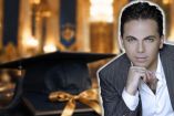 El cantante se gradúa hoy de la preparatoria
