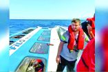 En imágenes de la televisión turca se veía al ferri con personas con chalecos salvavidas sobre el casco del barco