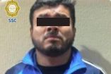 Los uniformados se aproximaron y le marcaron el alto. Sin embargo, al notar la presencia policial, el hombre intentó escapar, aunque fue alcanzado y detenido metros adelante.