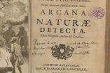 Hallan en la UNAM ejemplar único de 1722 sobre el mundo microscópico