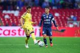 Erik Lira e Israel Reyes vieron acción desde el arranque del partido entre América y Cruz Azul