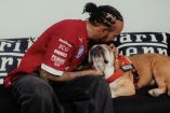 Lewis Hamilton recordó a su perro Roscoe a un año de su fallecimiento
