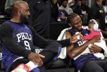 LeBron James protagonizó un tierno momento en el partido de practica de los 76ers