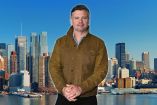 Tom Welling de ‘Smallville’ publica foto y su reflejo en la ventana lo delata