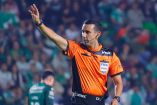 César Arturo Ramos dirigió una final amateur en Zacatepec que terminó suspendida por una pelea e invasión de aficionados.