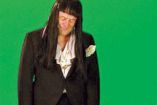 "Para gente de afuera estos terrenos (artes plásticas, música, cine) se pueden ver como burbujas separadas, pero yo vivo esa transformación de contextos como algo sólido e irremediable.” Dick Verdult. Artista
