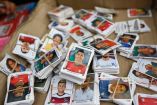 Como cada cuatro años, la fiebre por las estampas del álbum Panini se desató a semanas de iniciar el mundial. FOTO: Reuters
