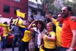 La comunidad colombiana radicada en el DF celebró el triunfo de su selección de futbol ante Uruguay. Foto @wendyselene