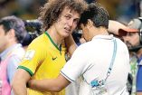 David Luiz, desconsolado, tras la goleada ante Alemania. Foto: AP