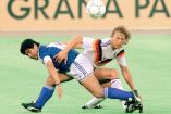 Guido Buchwald hizo un estupendo marcaje sobre Diego Armando Maradona en Italia 90.  Fotos: AP