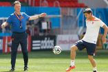 Van Gaal reitera malestar, pero quiere irse invicto del Mundial de Brasil (AP)