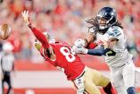 Richard Sherman sumó dos intercepciones y fue una pesadilla para los 49’s. Foto: AP