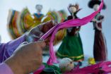 El Totomoxtle, la hoja que cubre al elote se convierte en artesanía para las fiestas patrias. Foto Notimex