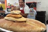 En la Feria se venden mega tortas de 30 kilos para 60 personas.