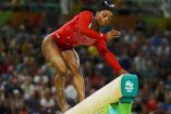 Simone Biles pierde el equilibrio y el oro en la viga 