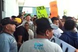 Los comerciantes se manifestaron al exterior del palacio municipal de Naucalpan. 
