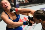 Nada pudo hacer Rousey ante la campeona brasileña. (@ufc)