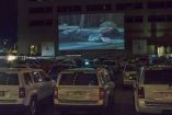 El autocinema Coyote ofrece funciones de películas clásicas en una gran pantalla que puedes disfrutar desde la comodidad de tu auto. Foto: www.autocinemacoyote.com