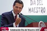 El presidente Enrique Peña Nieto durante un acto por el Día del Maestro, hoy. 