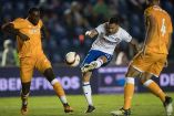 Pocas acciones de gol tuvo Cruz Azul, que ante el Porto jugó con uniformes distintos en cada tiempo (Mexsport)