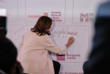 La aspirante independiente a la Presidencia de la República, Margarita Zavala Gómez del Campo, firmó el Pacto por la Primera Infancia