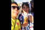 Parte del video en el que un aficionado colombiano ofende a una seguidora japonesa después del partido entre ambos país (Captura de pantalla)