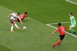 Javier Hernández anotó el segundo gol de México contra Corea del Sur (Reuters)