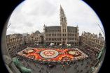 Flores mexicanas tapizan La Grand-Place de Bruselas 