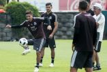 Isaac Brizuela se expresó muy bien de su extécnico en las Chivas (Mexsport)