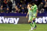 Guardado jugó todo el partido en la abultada derrota del Betis. (EFE)