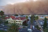 Poderosa tormenta de arena oscurece el día en Australia