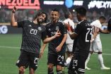 Rodolfo Pizarro celebra tras marcar el segundo tanto del Tricolor. (Reuters)