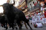 Polémico y peligroso, así el encierro de los sanfermines en España