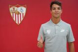 El jugador de 24 años de edad se formó en la cantera del Atlético de Madrid, ha militado en el Villarreal y jugó las últimas tres temporadas con los Dragones. (@SevillaFC)