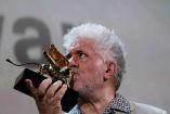 Almodóvar fue nominado para el León de Oro, el máximo premio del festival, en 1988.