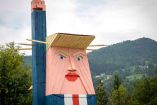Así luce la polémica estatua de Trump en Eslovenia