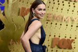 Emilia Clarke se inspiró en J.Lo para lucir radiante en los Emmy